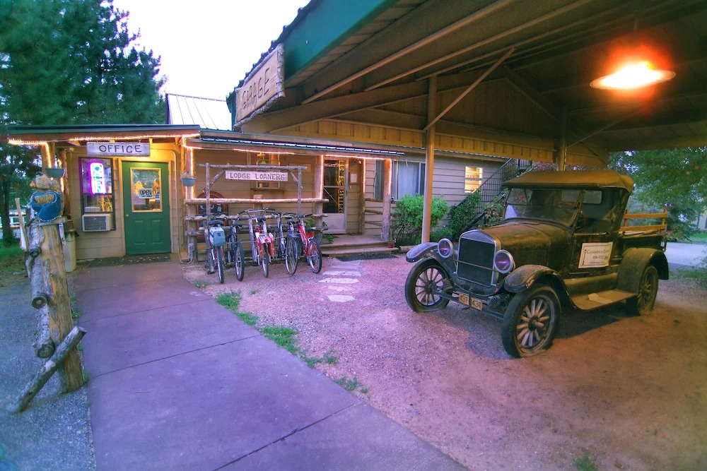 The Cedaredge Lodge