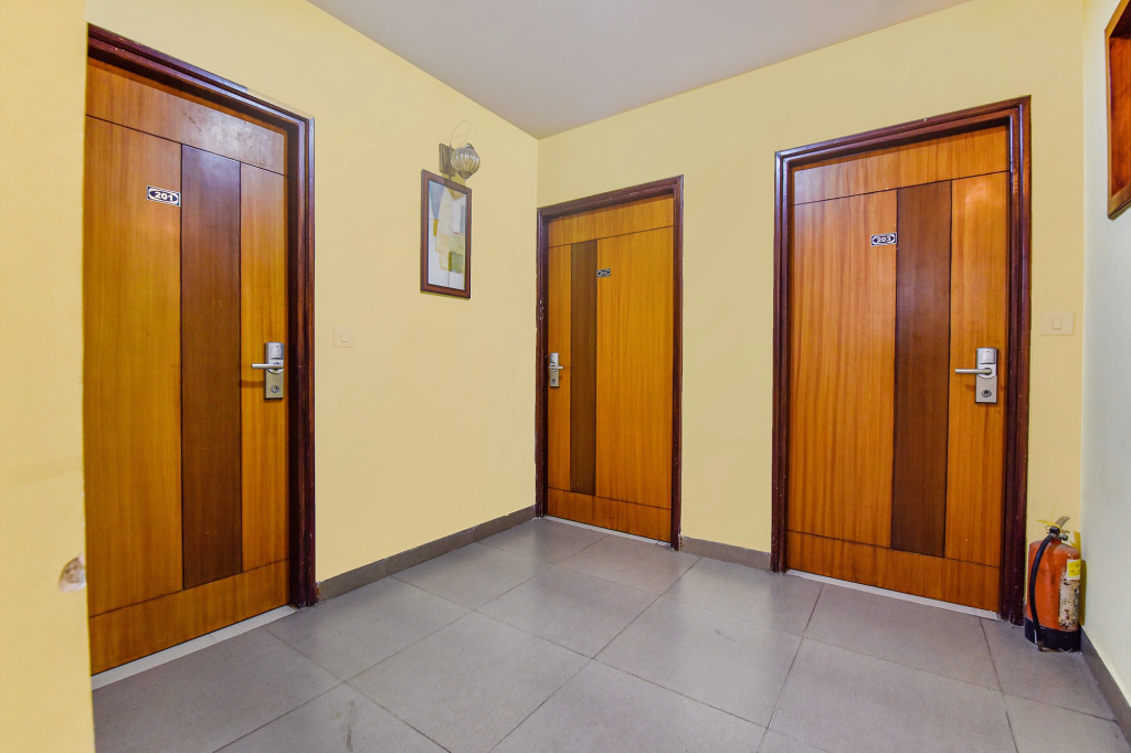 Fabhotel Royal Residency