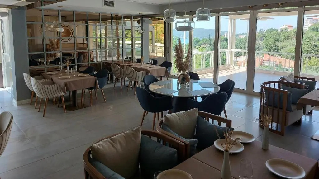 Comfort studio with sea view and swimming pool