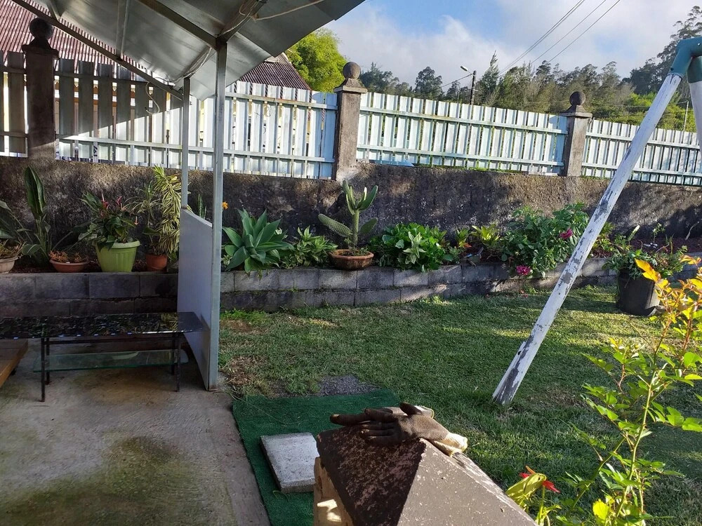 House with 5 Bedrooms in Saint-Benoît, with Enclosed Garden
