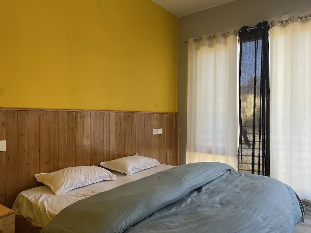 Flyscape Hostel