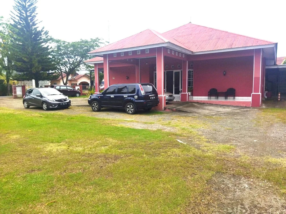 Hotel O Wisma Phinisi Syariah Near Mall of Pinrang Sejahtera