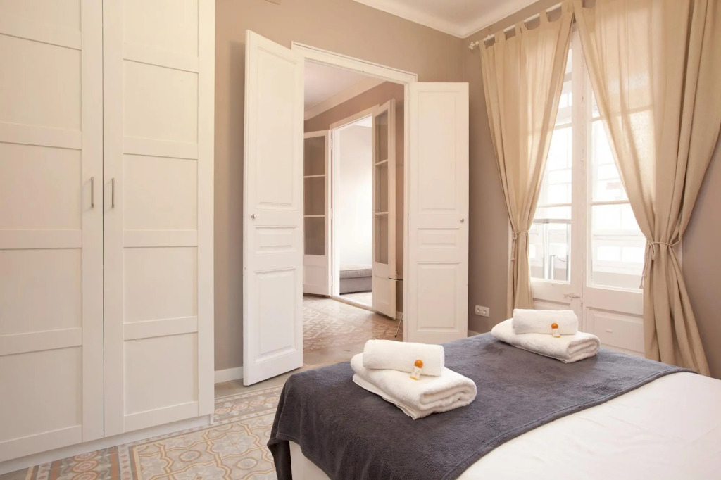 SOFIA 2 · Sofia's Gallery · Charming apartment in a real Barcelona surrounding