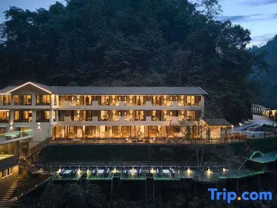 Yuexigu Valley Hot Spring Homestay