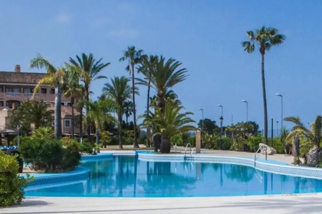 Bahia Sur Duplex 6 pax con Wifi y piscina abierta 12jun-13sep -parking gratis