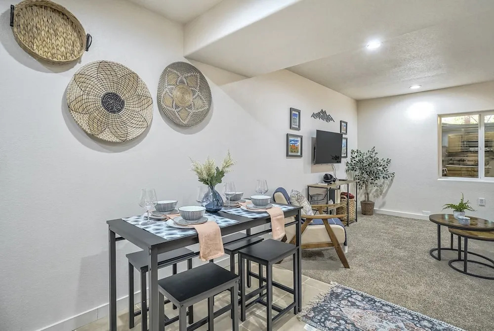 1BD Suitewalking Distance From Red Rocks