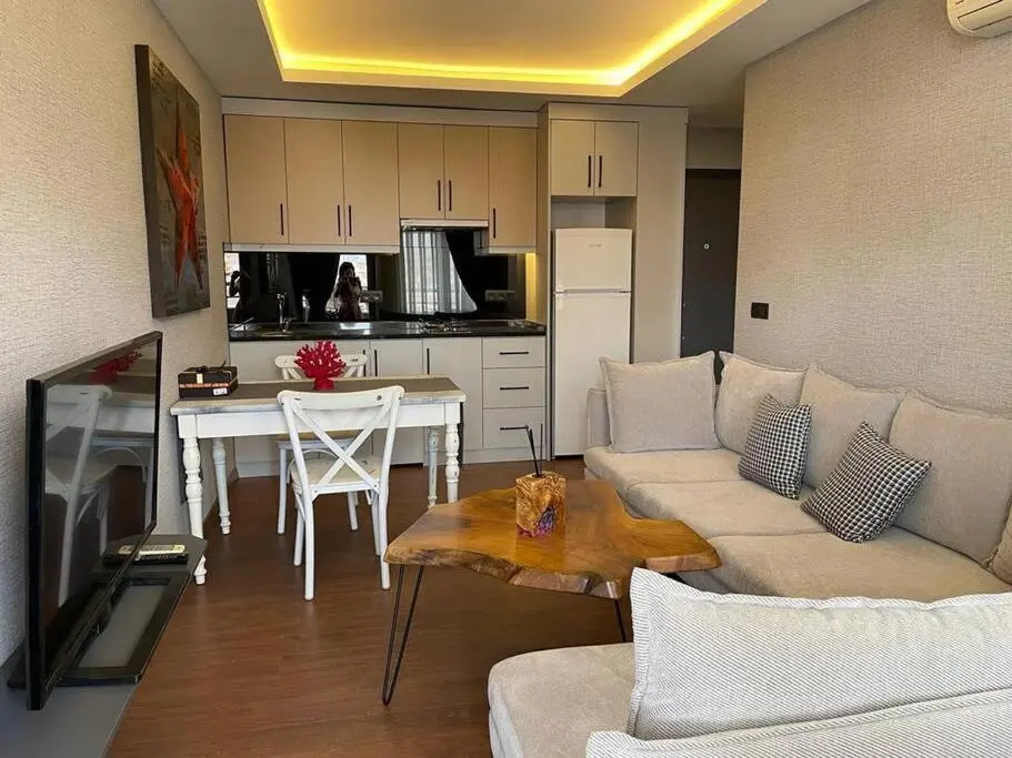 Central Location 10 minutes from the beach