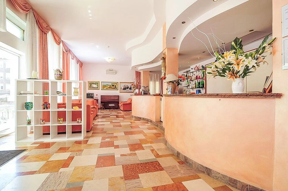 Hotel Reve