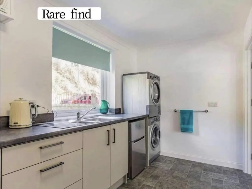 Lovely Apartment 1 King 4 Single Beds