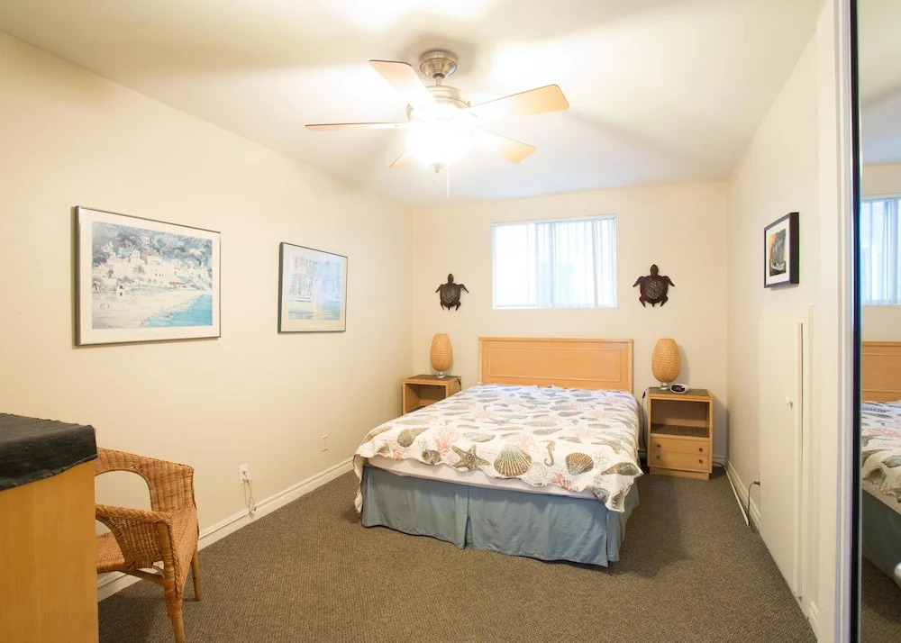 31st St A (68338) - 2 Br townhouse by RedAwning