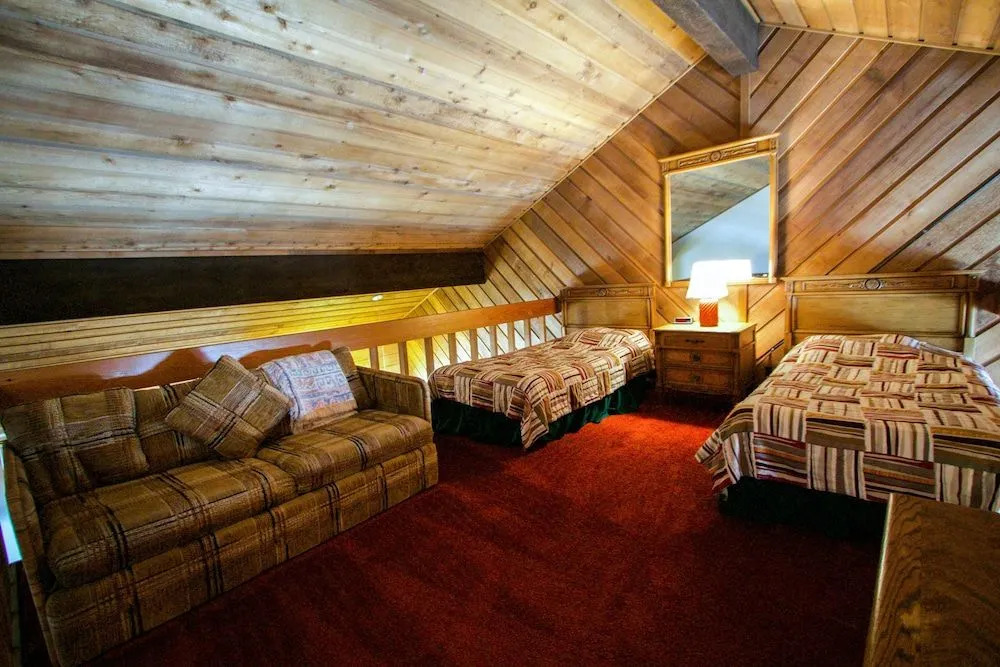 Snowcreek II #308 3 Bedrooms 2 Bathrooms Condo