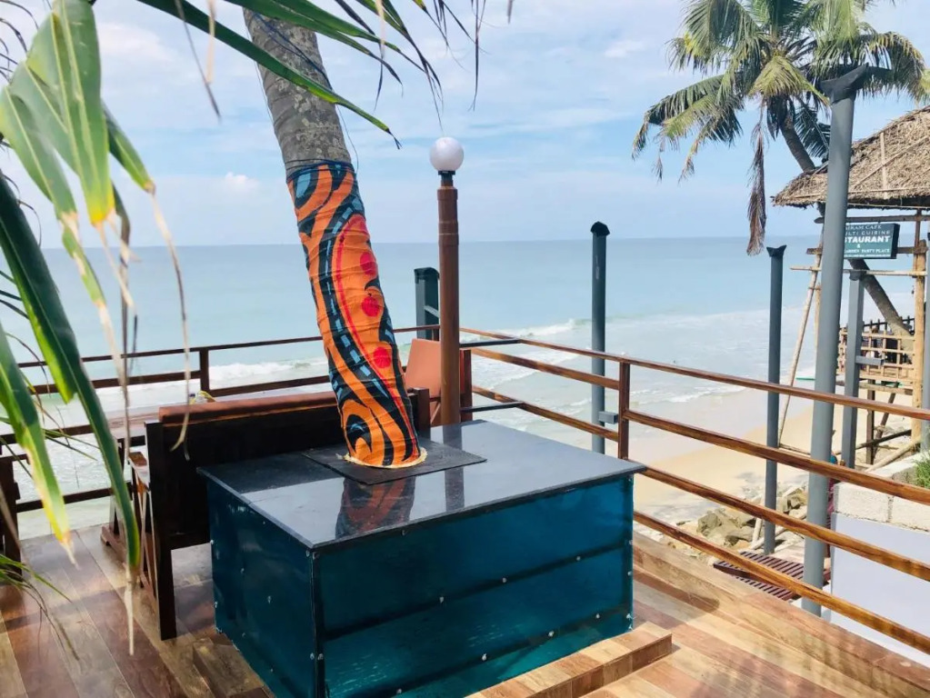 Black Beach Resort