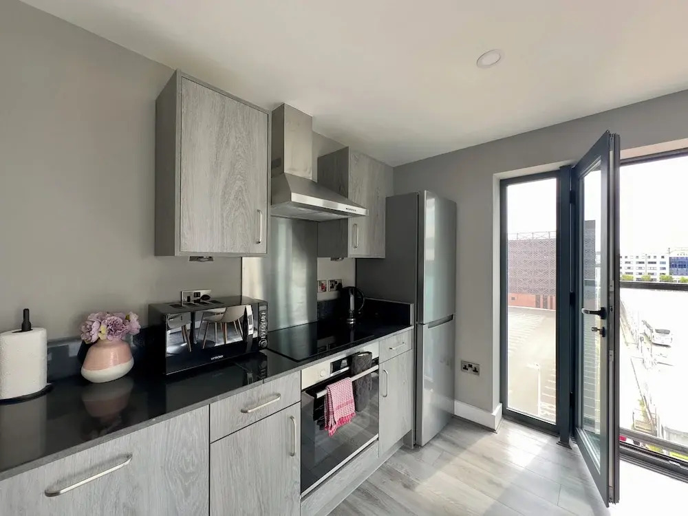 Monarchs Quay Arena Apartments by Happy Days