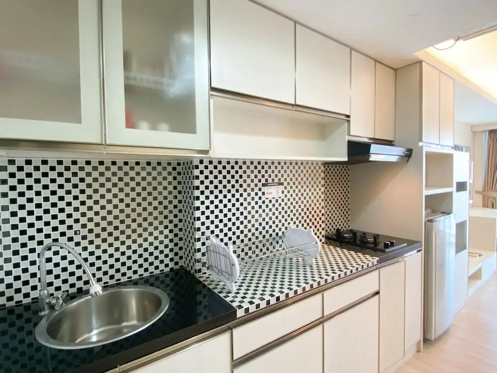 Elegant And Comfortable Studio At Tamansari The Hive Apartment
