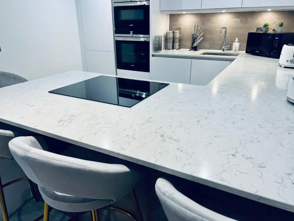 DESIGNER HOUSE - University of Glasgow / Central Glasgow 'Hillhead' West End G12 - Luxurious & Contemporary Detached House / Terrace / Garden / 'electric car charging' Garage Parking