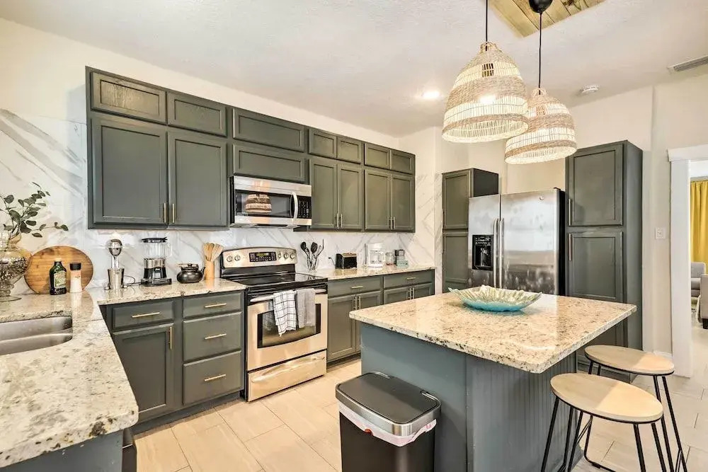 Colorful Tampa Home w/ Spacious Covered Patio