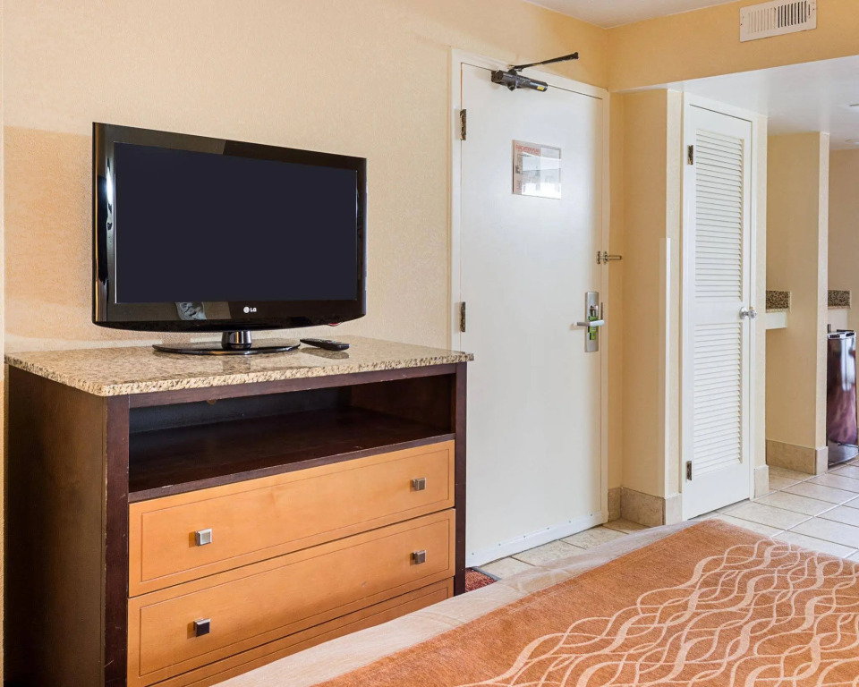 Coastal Hotel & Suites Virginia Beach - Oceanfront