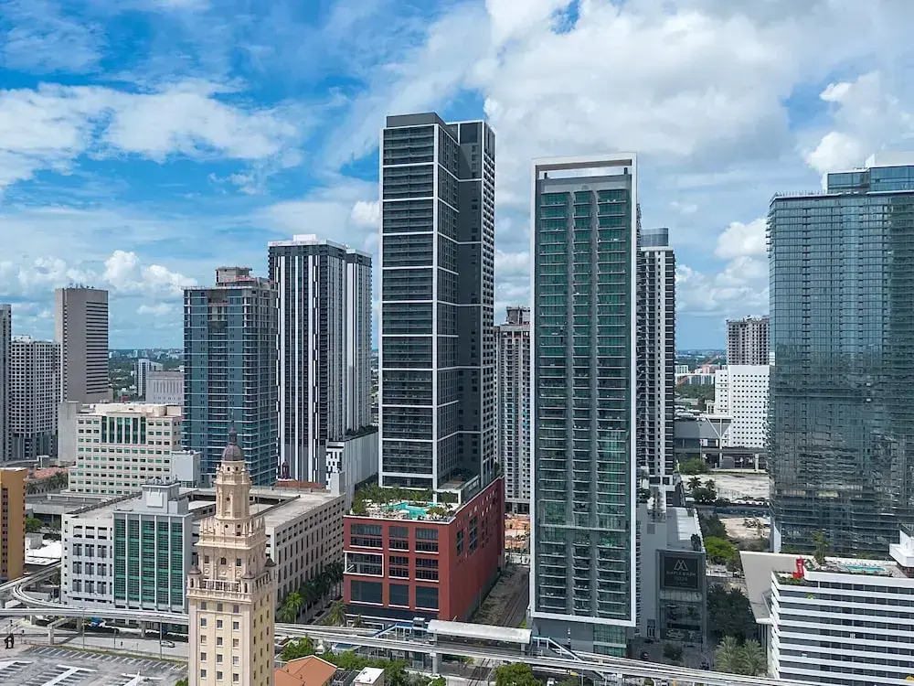 Luxury 1BR Penthouse, Bay & City Views Downtown
