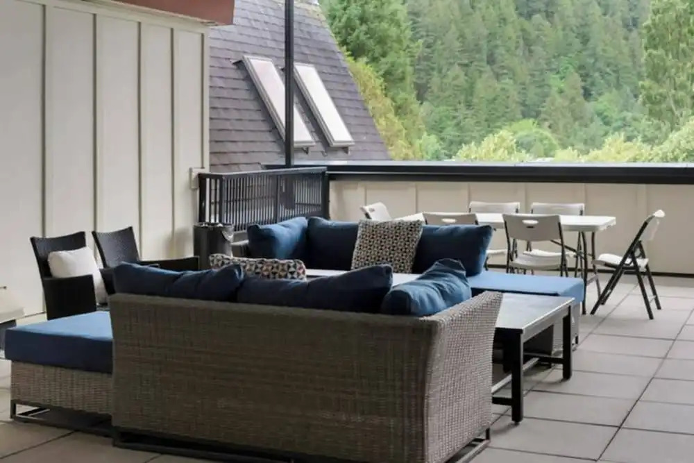 3BR Lakeside Dream Penthouse