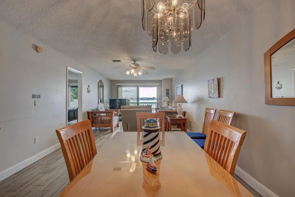 Anna Maria Island Beach Palms 8B