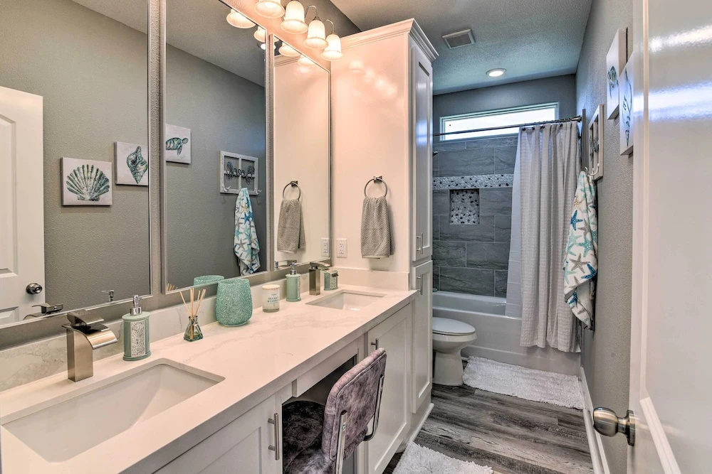 Steps to Coast: Bolivar Peninsula Beach House!