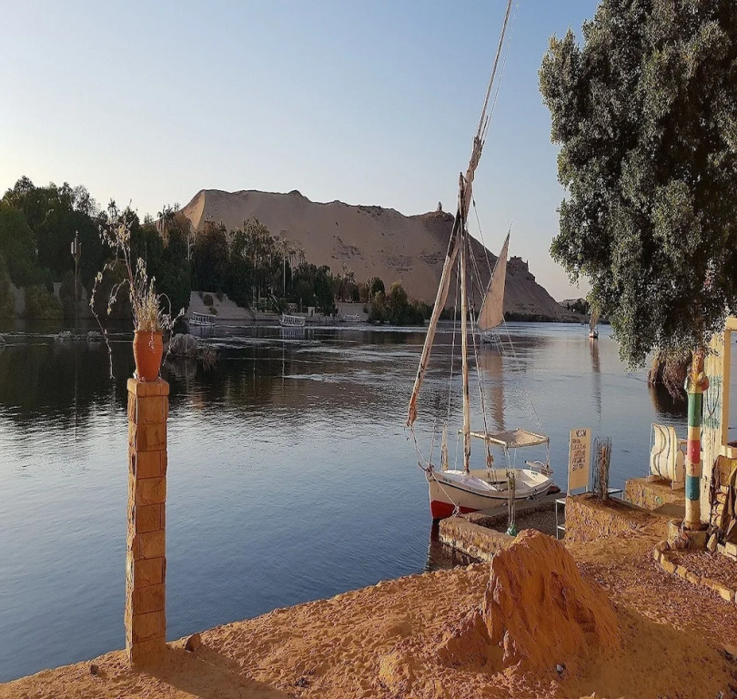 Taharka Nubian House