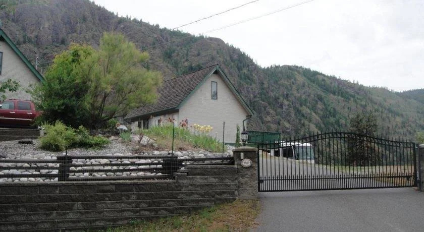 The Chauffeur's Quarters
