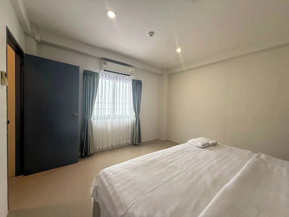 PL Residence Hotel Patamnak Soi 3