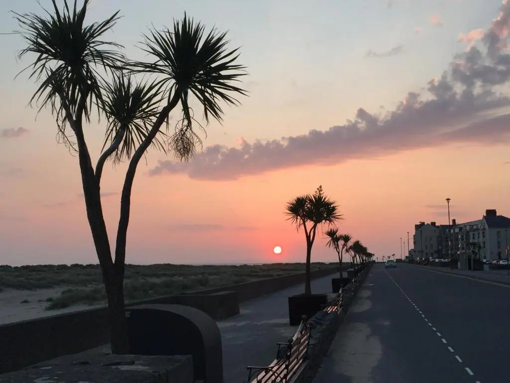 Barmouth Beach Club