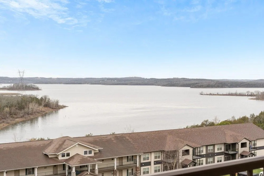 Table Rock Overlook - Spend Your Days on the Lake!