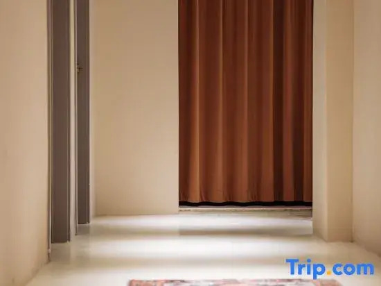 Liubai Garden Homestay (Xi'an Bell and Drum Tower Huimin Street Branch)