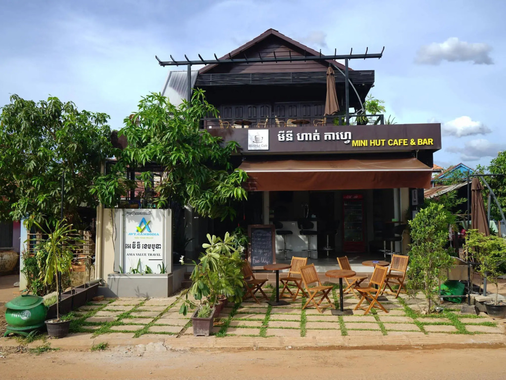 Mini Hut Hostel