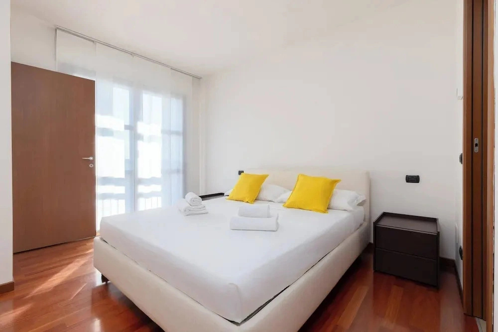 Large Duplex With Private Terrace Gluck Milan