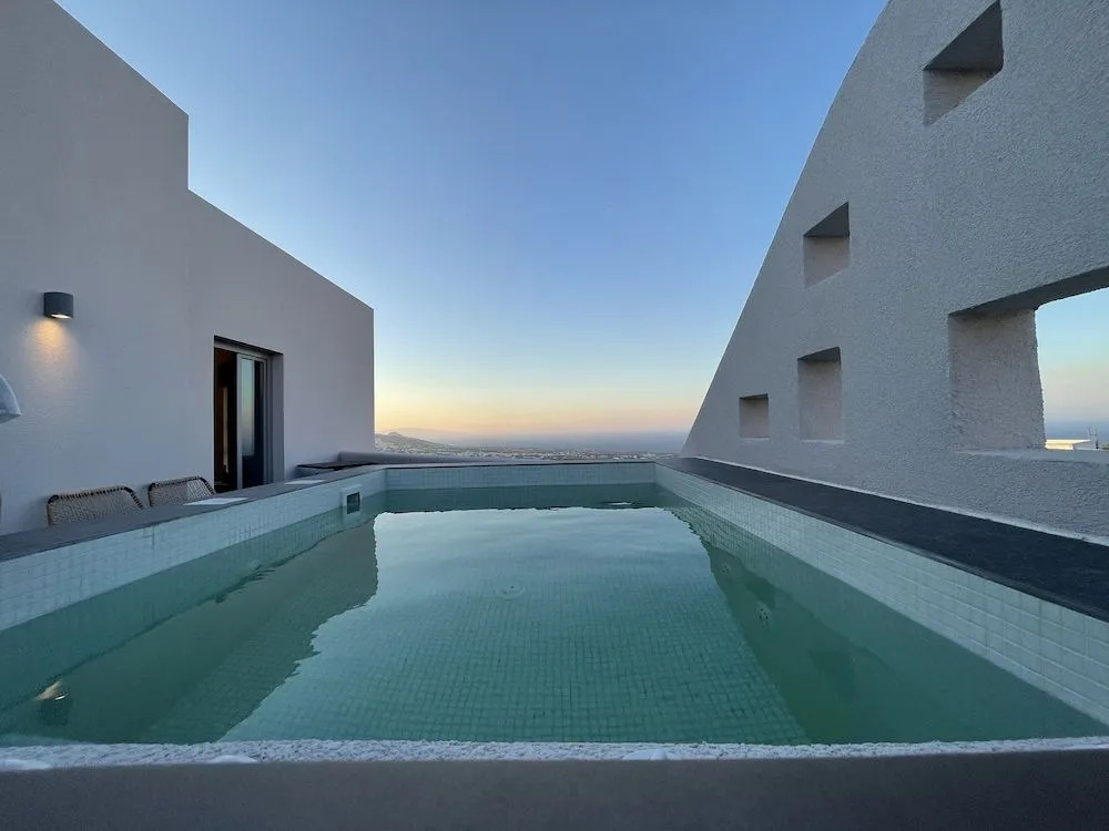 Elements Cozy Suites Pyrgos