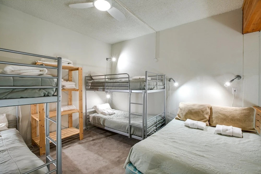 94SLL - Inexpensive - Fireplace - WiFi - Sleeps 4