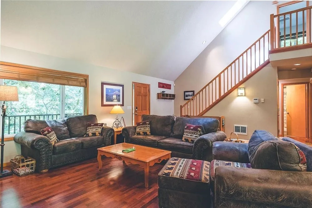 Cozy Bear Cabin