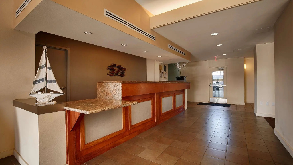 Best Western Yacht Harbor Hotel