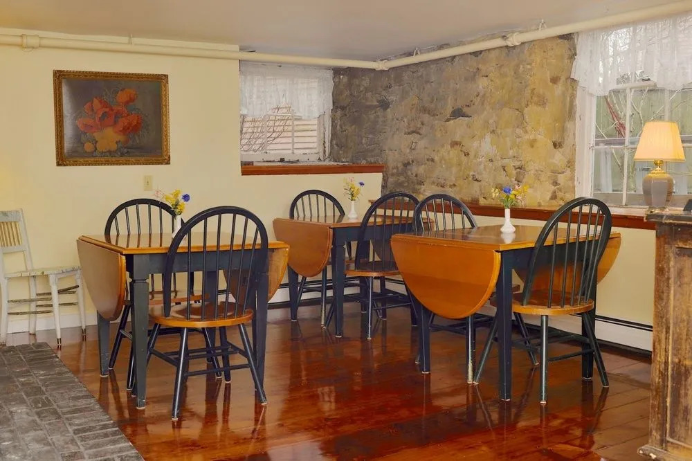 Yankee Peddler Inn