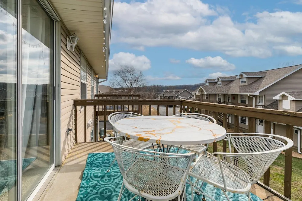 Green Meadow Getaway 2 Bedroom Condo