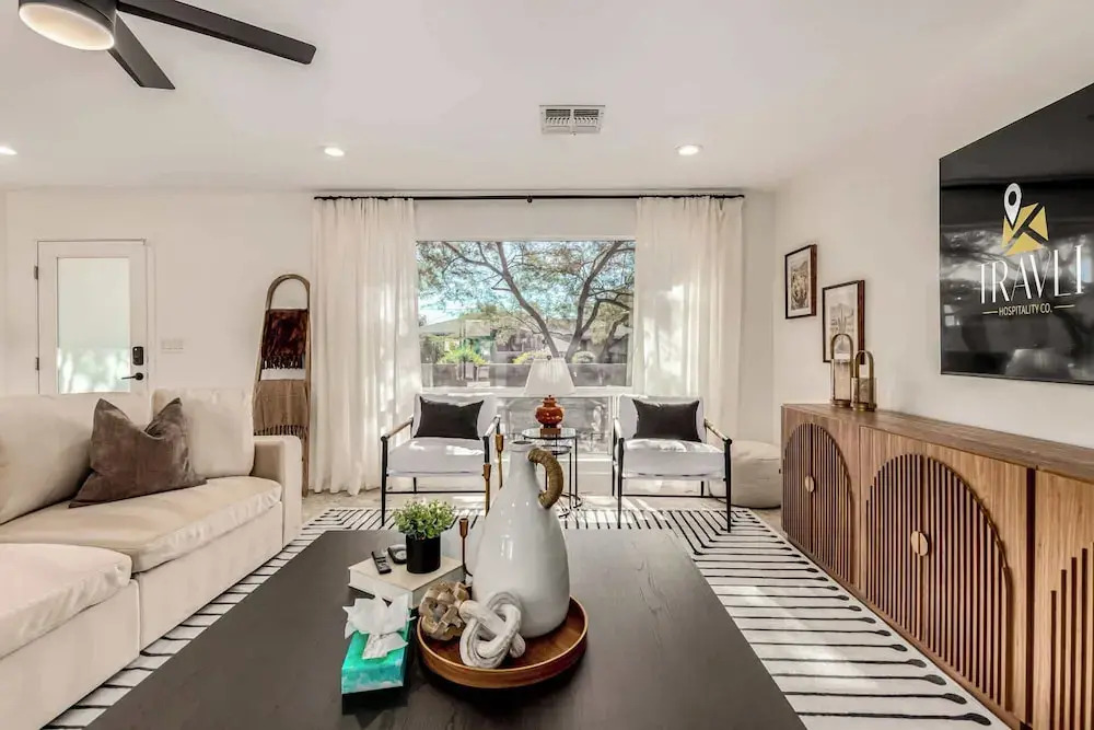 Casa Encanto Scottsdale Retreat