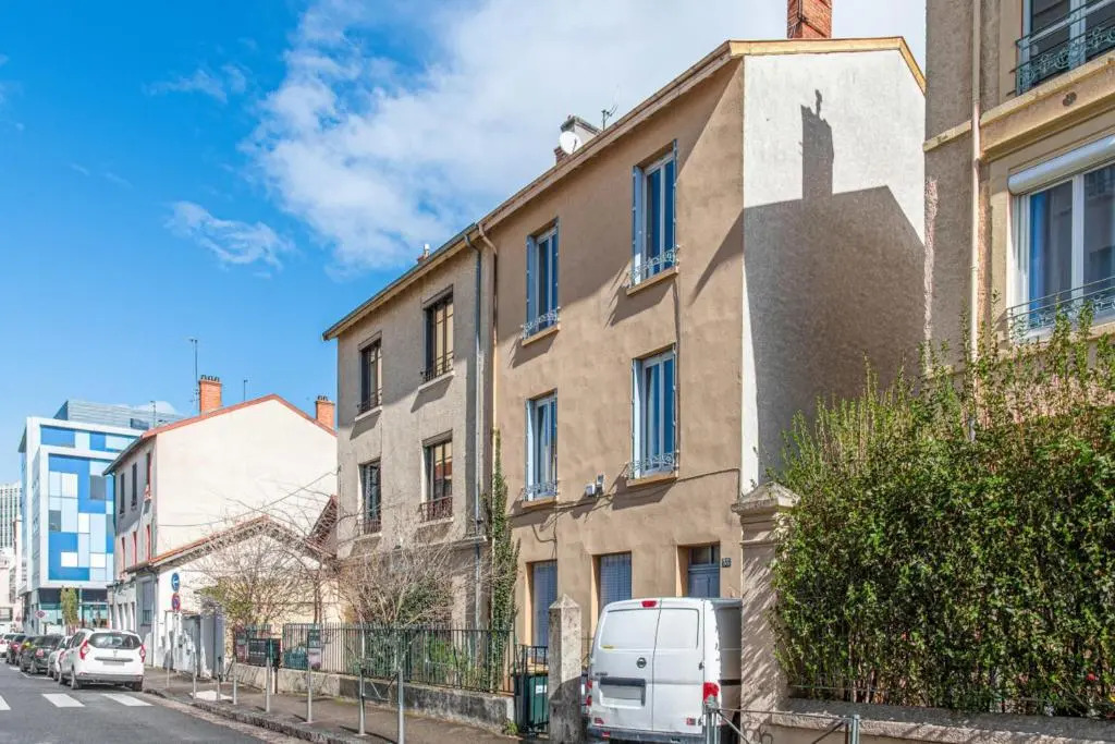 Charming and calm flat with terrace in Grange Blanche in Lyon- Welkeys