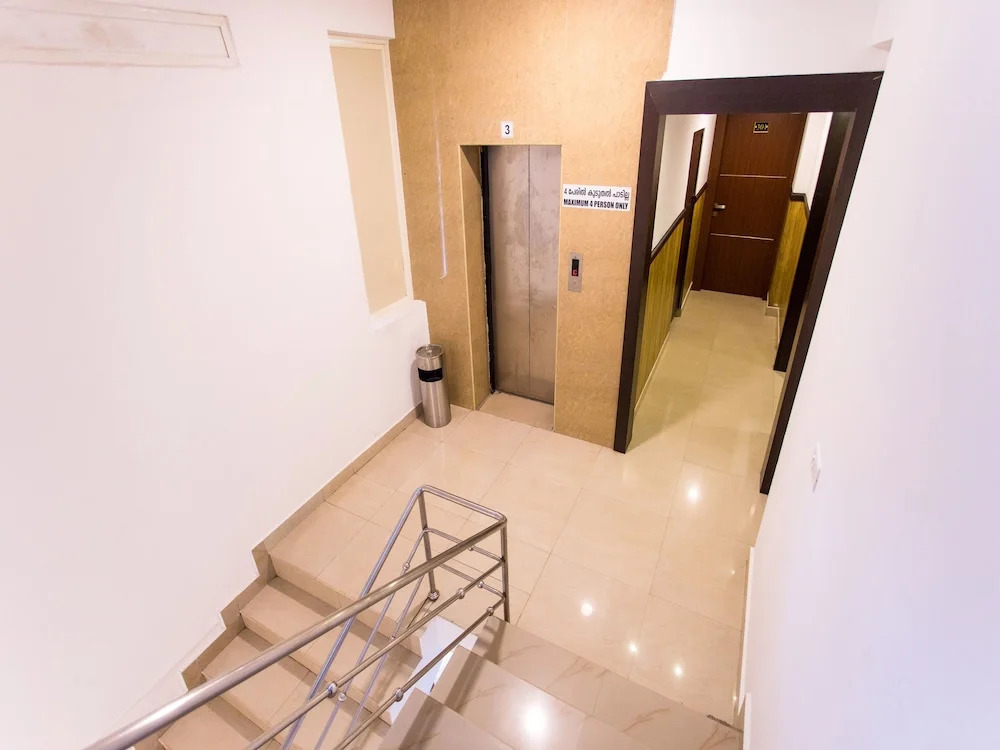 OYO 15974 Hala Residency