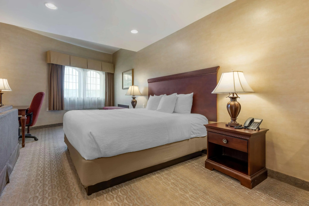 Best Western PLUS Vineyard Inn and Suites