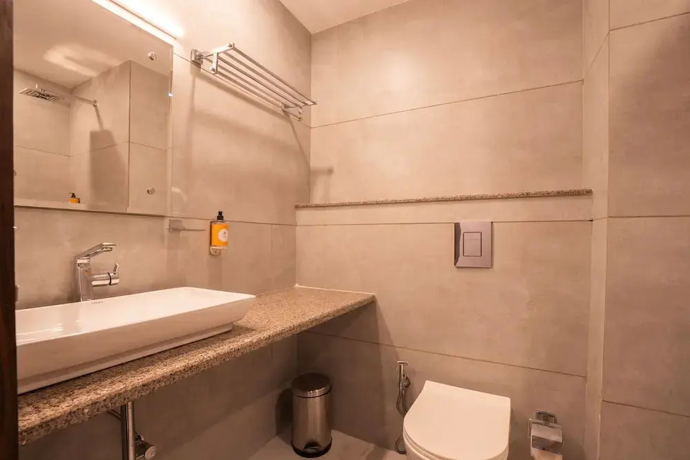 goSTOPS Gurugram, Baani Square PLUS - Private Rooms & Dorms