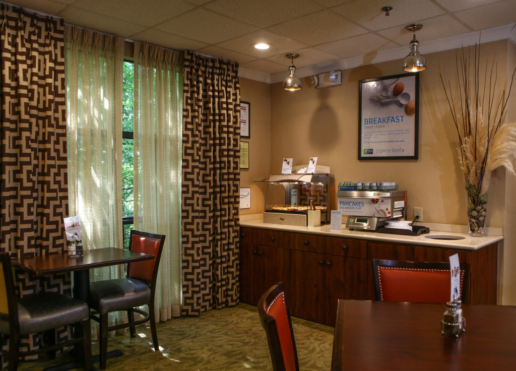 Holiday Inn Express Hotel & Suites - Atlanta/Emory University Area by IHG
