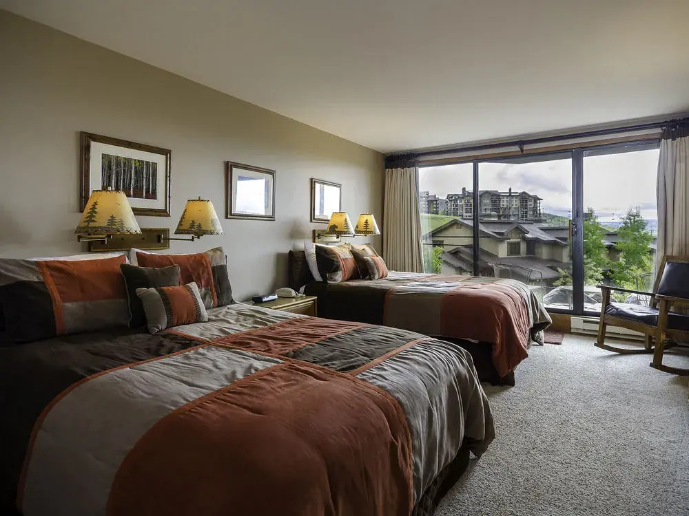 Bronze Tree Condominiums by Mountain Resorts
