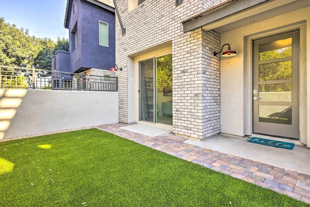 6 Mi to Dtwn Chandler: Newly Built Townhome