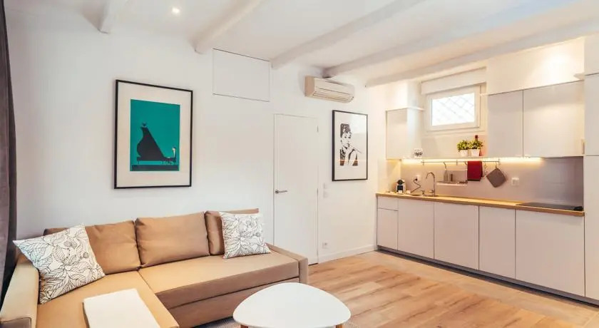 Contemporary Apartment in Nice