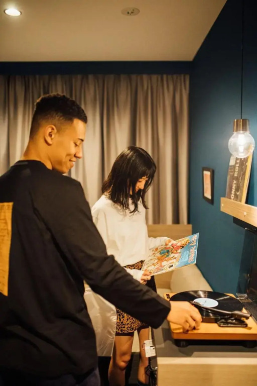 Hotel She, Osaka