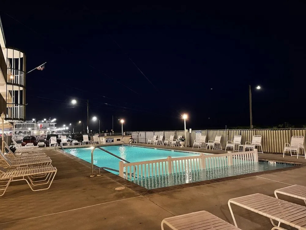 Le Boot Oceanfront Suites